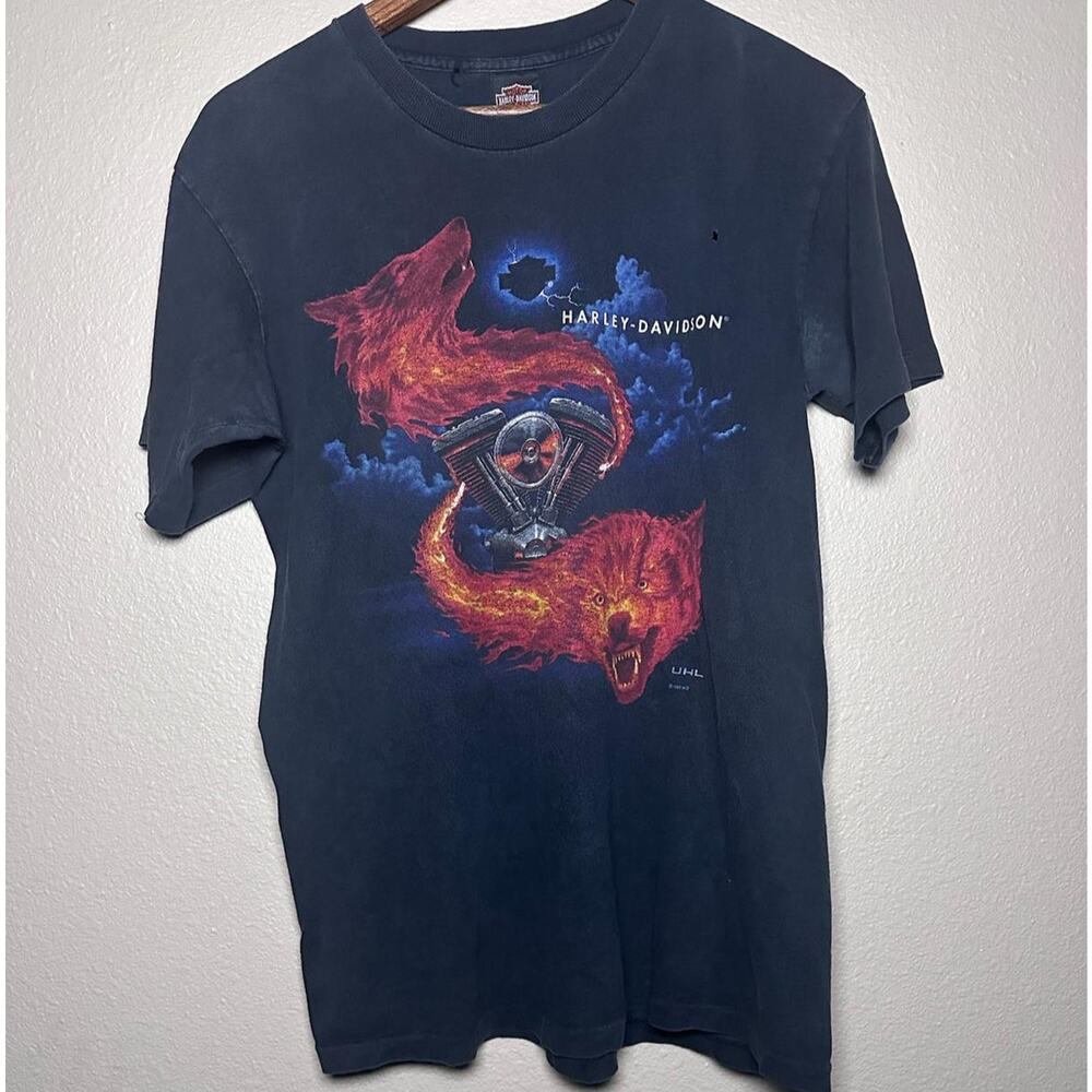 🔥 Vintage Harley-Davidson Twin Wolves Flame Tee – Size M